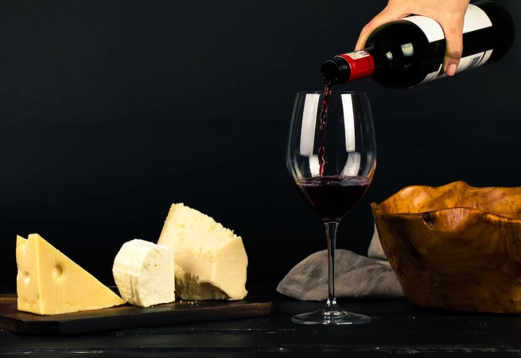 pexels photo 1545529 1024x705 - Как правильно сочетать вино и сыр